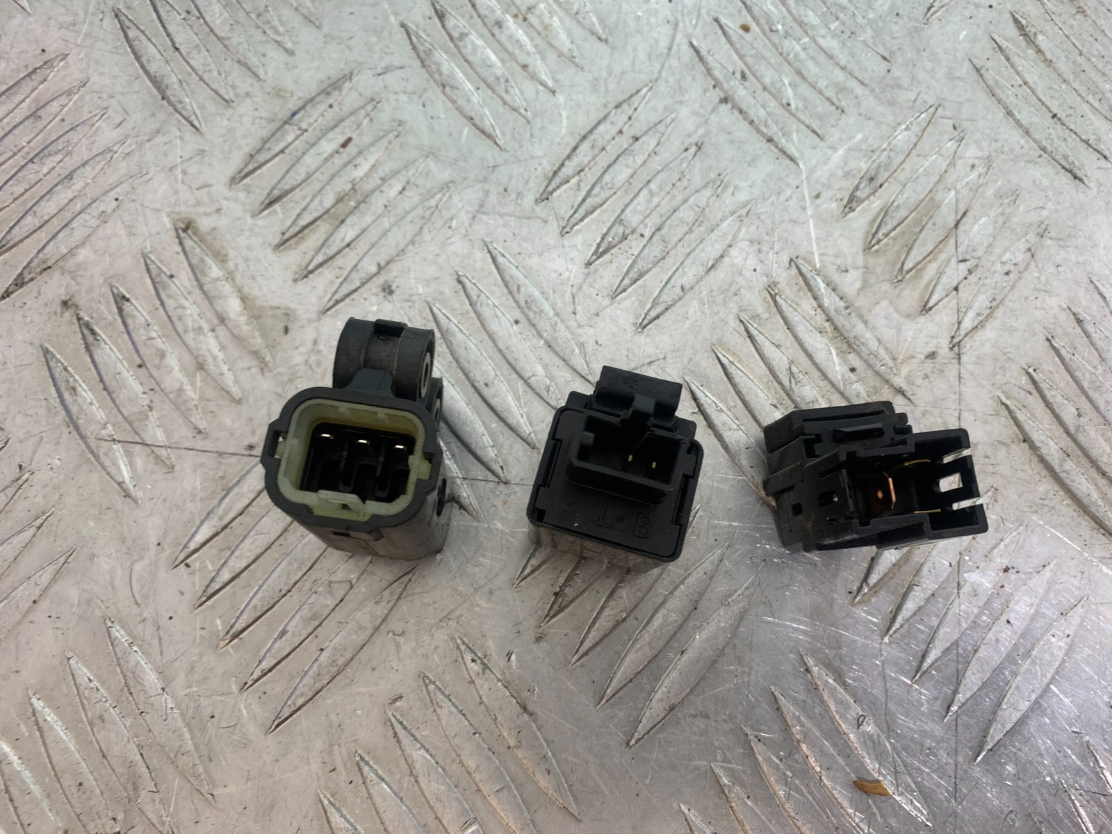 YAMAHA YZF R1 RELAYS YEAR 2004-2006 (CMB1155)