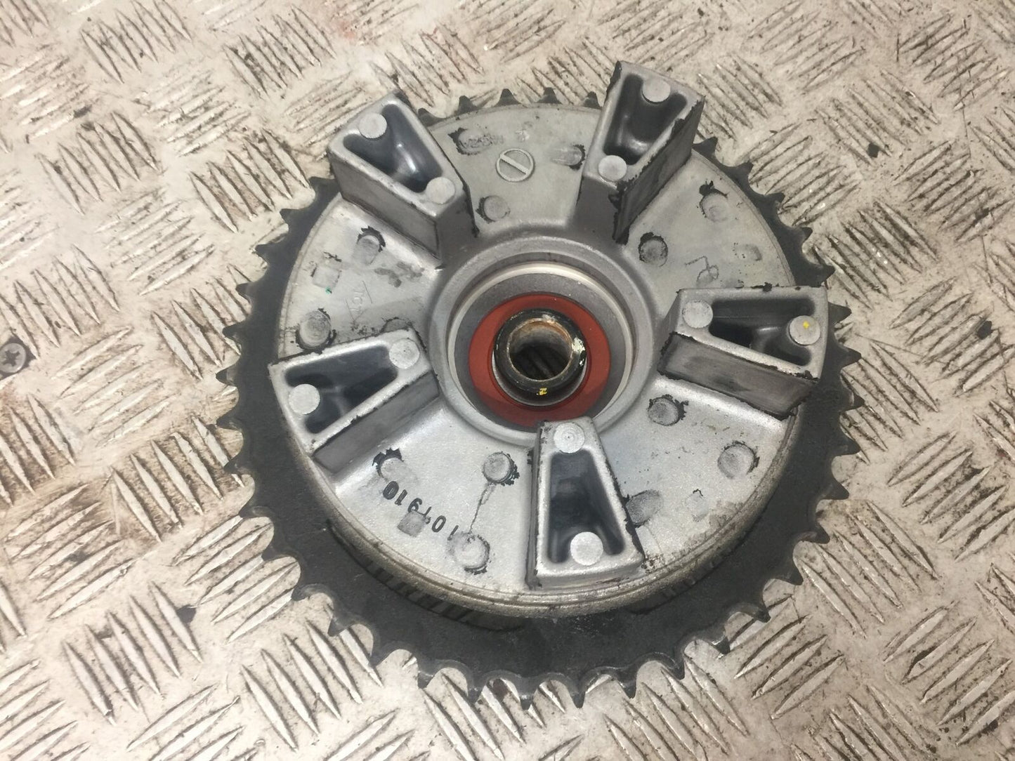 HONDA CB650 R CB 650 R SPROCKET CARRIER YEAR 2019-2021 (STOCK 776)