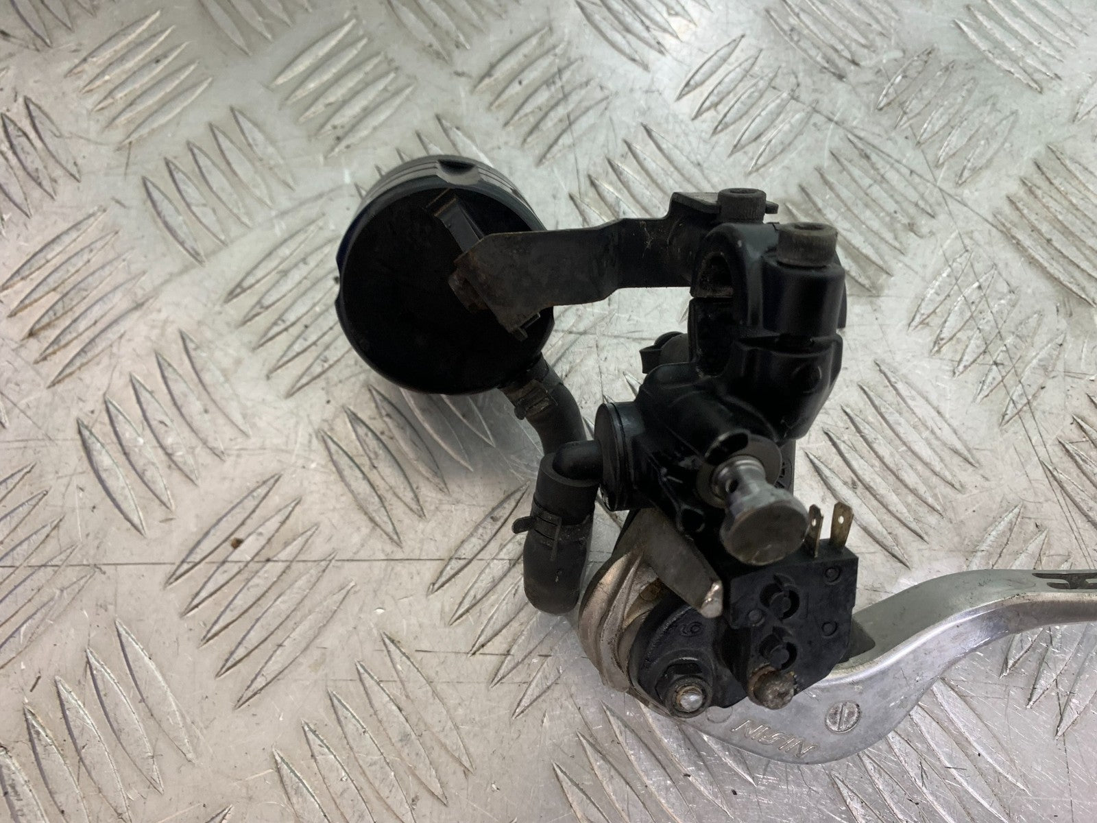 TRIUMPH SPEED TRIPLE R 1050 FRONT BRAKE MASTER CYLINDER  2009 (CMB1183)
