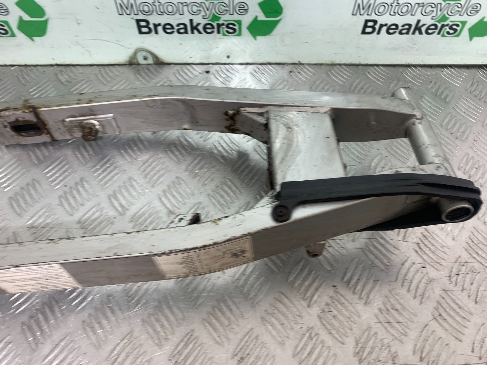 HONDA XL125 VARADERO SWINGARM  YEAR 2001-2006  (CMB1210)