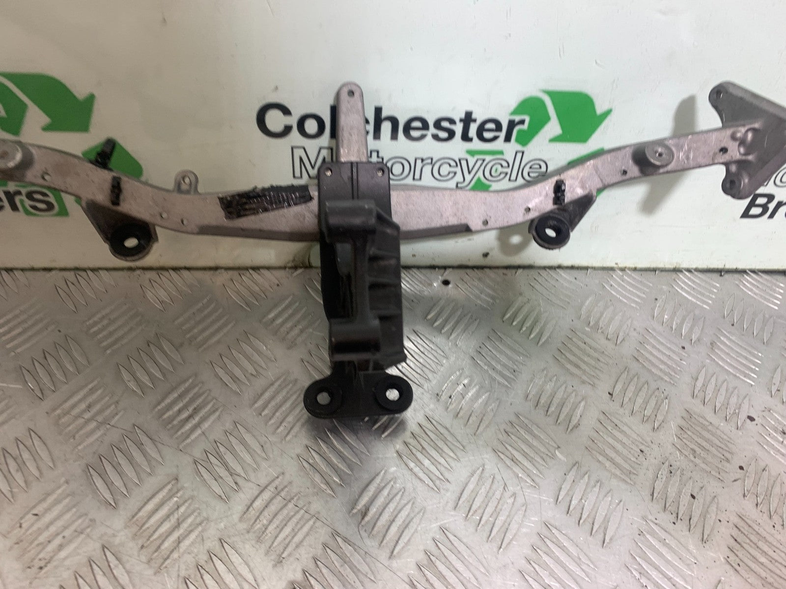 KAWASAKI GTR1400 GTR 1400 FAIRING BRACKET    YEAR 2007-2009 (CMB1174)