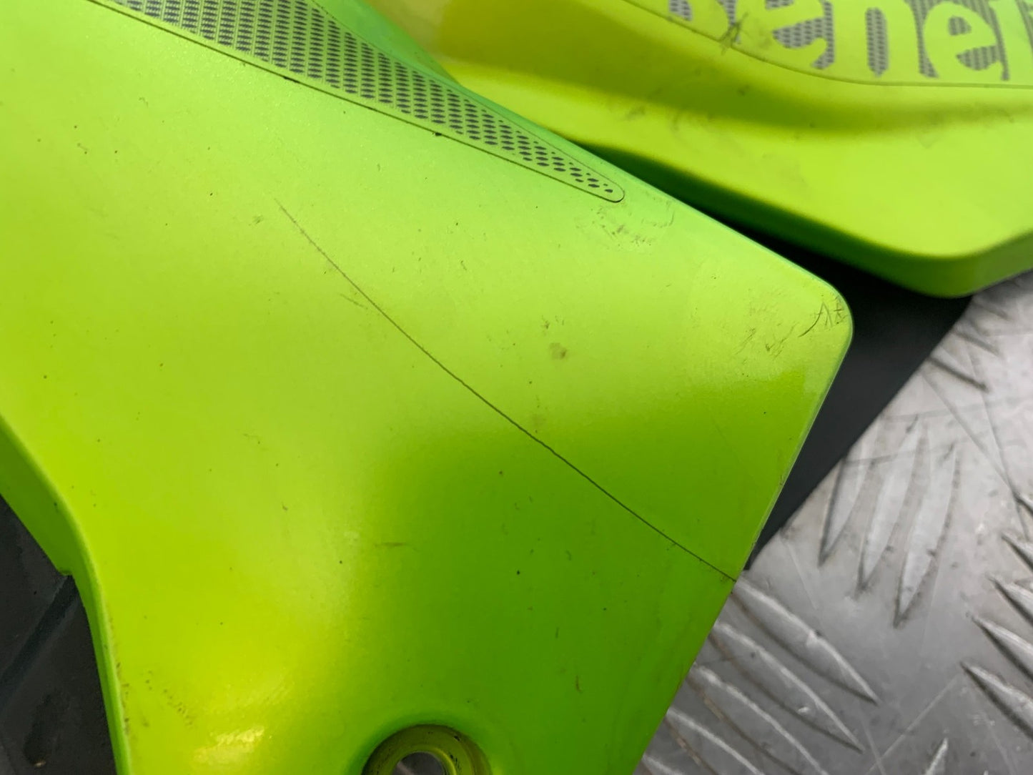 BENELLI BN125 BN 125 LEFT SIDE FAIRING PANEL   YEAR 2018-2021 (CMB1245)