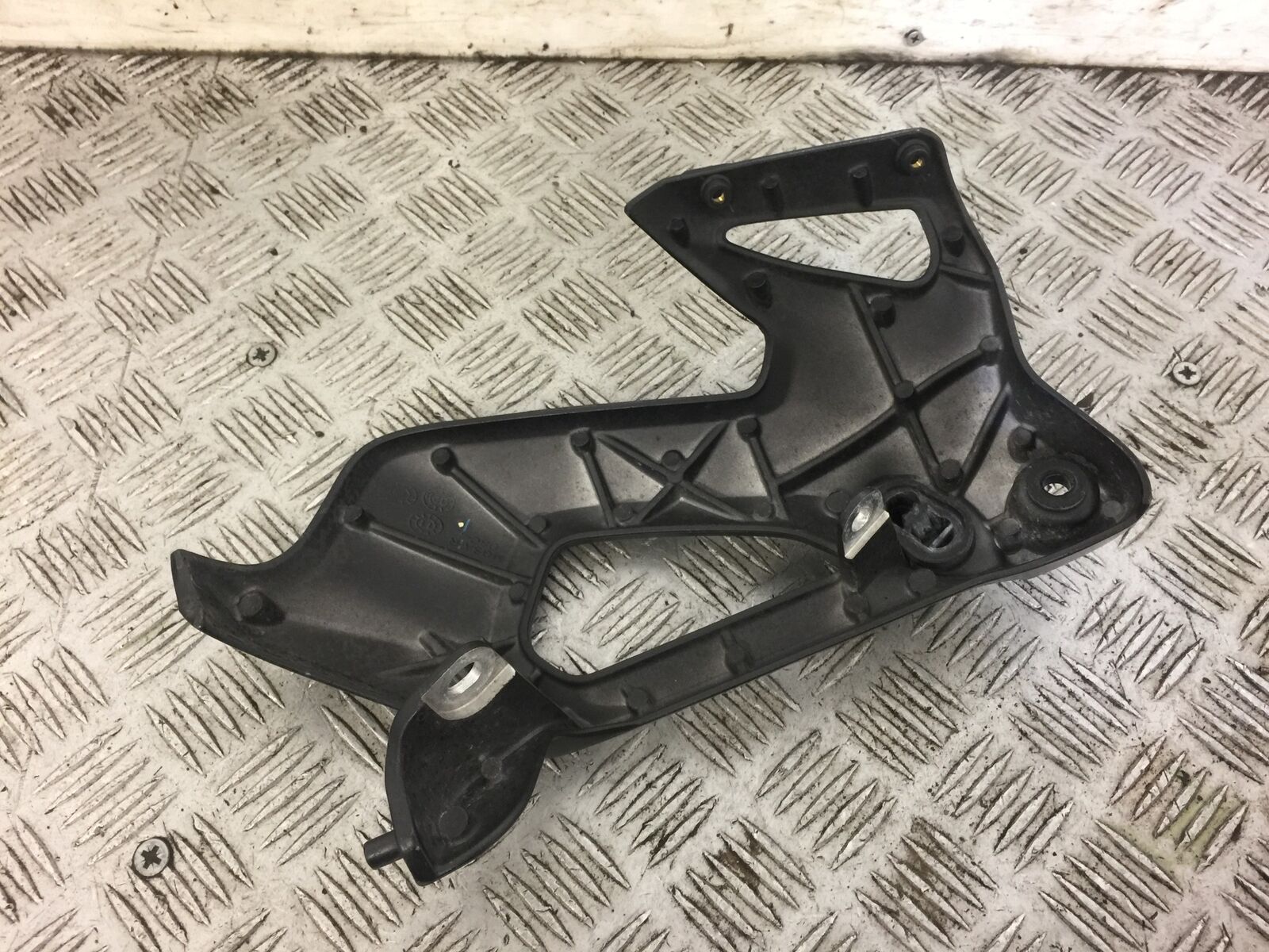 HONDA NC750 NC 750 RIGHT INDICATOR HEADLIGHT BRACKET   2014 (STOCK 533)