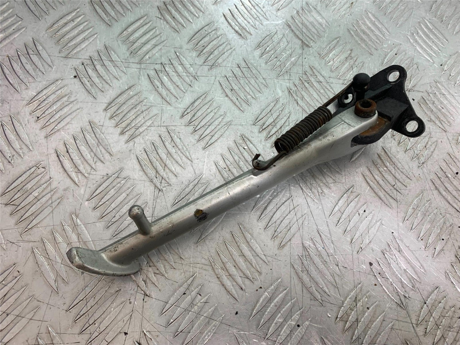 TRIUMPH 955i DAYTONA SIDE STAND AND BRACKET YEAR 2002-2006 (CMB1229)