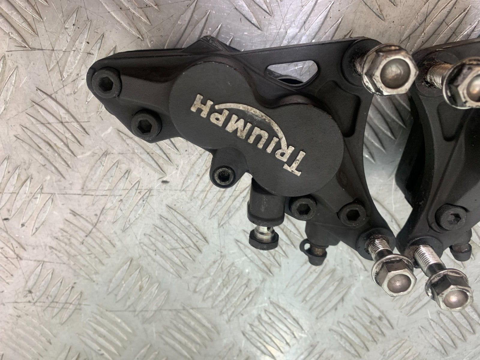 TRIUMPH 1050 SPRINT ST FRONT BRAKE CALIPERS  YEAR 2004-2007 (CMB1197)
