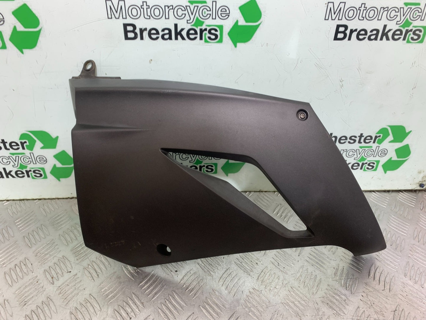 KAWASAKI GTR1400 GTR 1400 RIGHT BELLY PAN YEAR 2007-2009 (CMB1306)