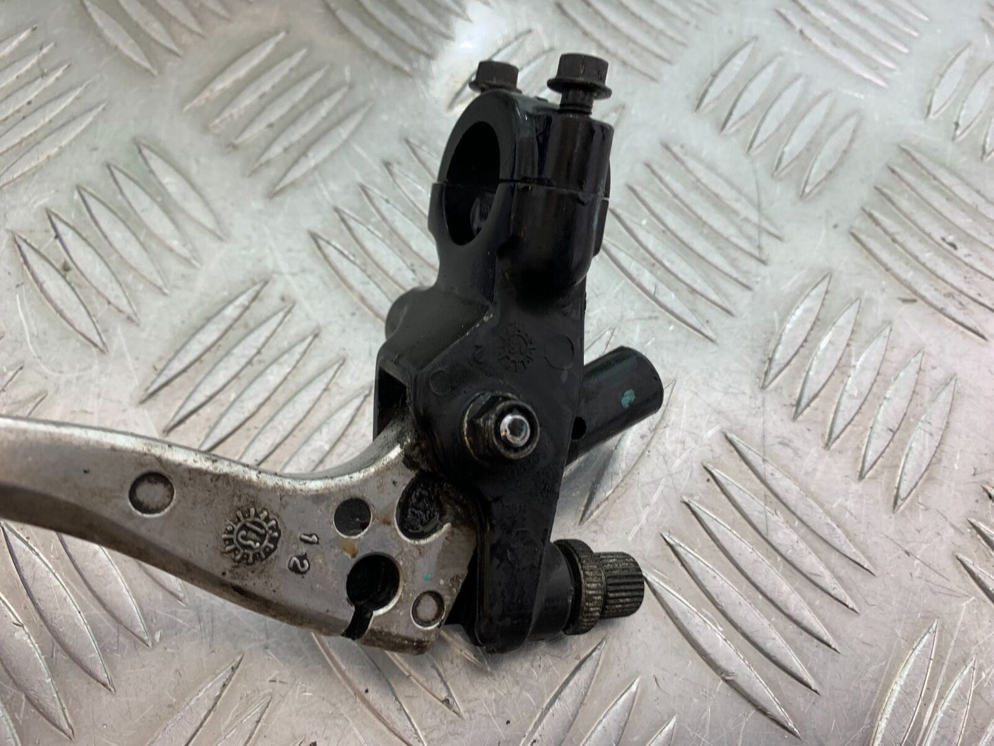 HONDA CBR500R CBR 500 R CLUTCH LEVER AND BRACKET  YEAR 2012-16 (CMB1048)