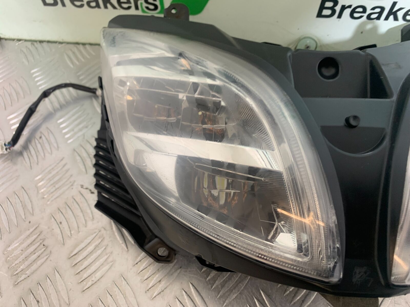 SUZUKI AN400 AN 400 BURGMAN HEADLIGHT  YEAR 2017-2024 (CMB1118)