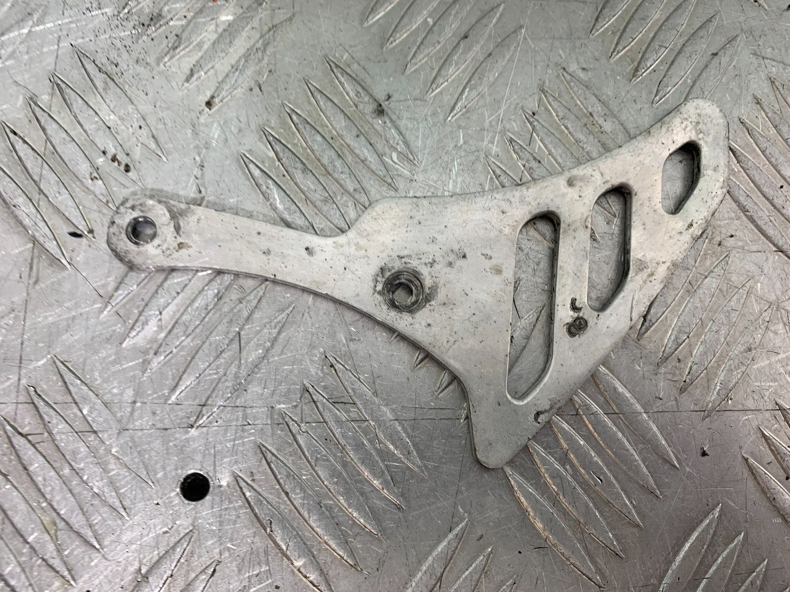 TRIUMPH 955i SPRINT ST SWINGARM COVER  YEAR 1999-04 (CMB1230)