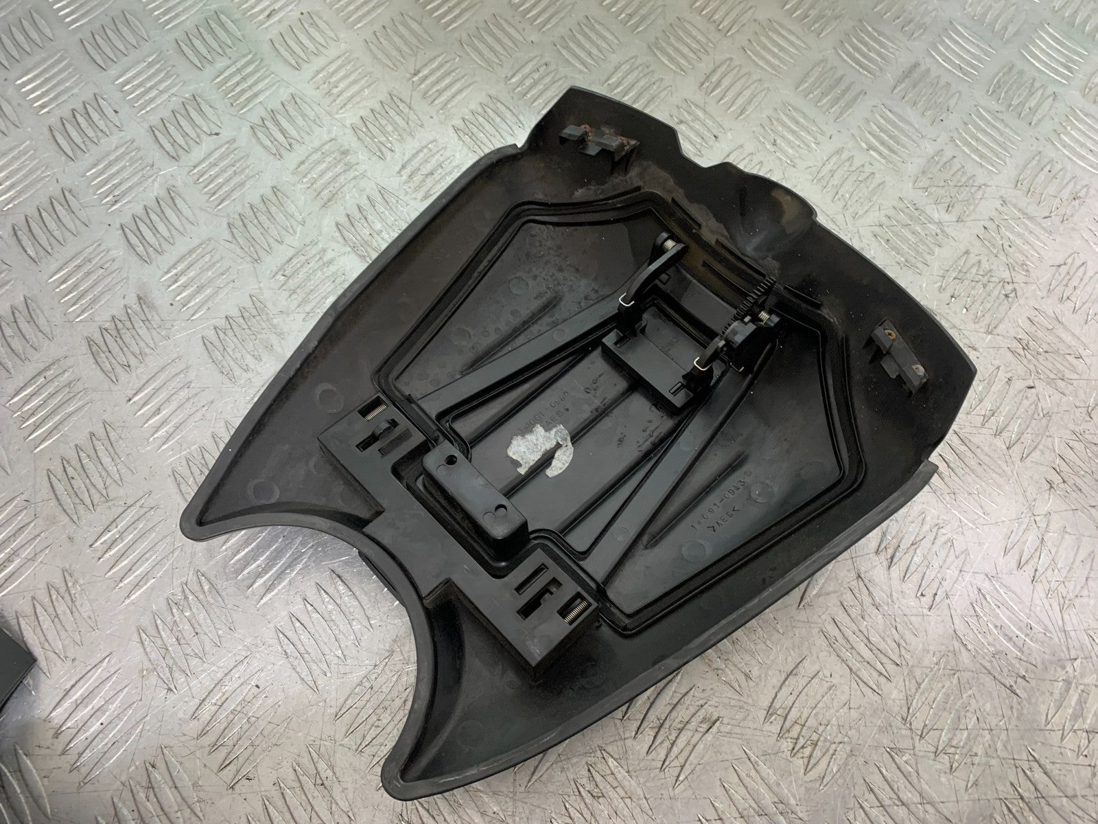 KAWASAKI GTR1400 GTR 1400 TANK COVER AND LID    YEAR 2007-2009 (CMB1306)