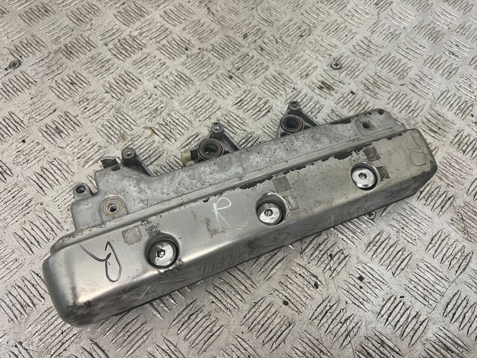 HONDA GL1800 GL 1800 RIGTH ROCKER COVER   YEAR 2004 ABS (STOCK 890)