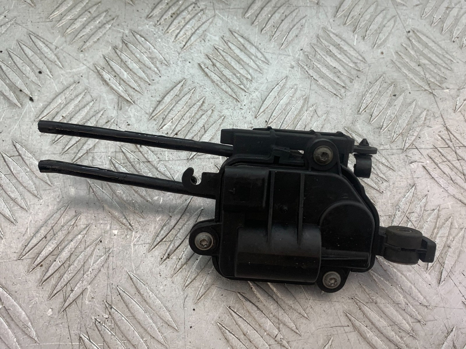 BMW S1000 RR SERVO MOTOR  YEAR 2015-2018 (CMB1246)