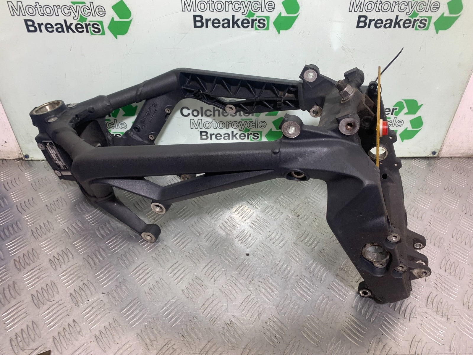TRIUMPH 675 STREET TRIPLE FRAME REG LOG BOOK   2013-2016 (CMB1186)