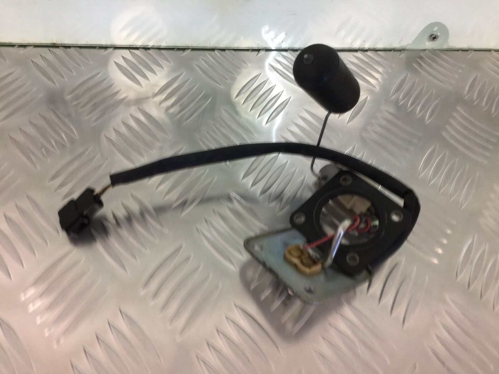 KAWASAKI ER6 N PETROL TANK SENDER   YEAR 2009-2011  (STOCK 928)