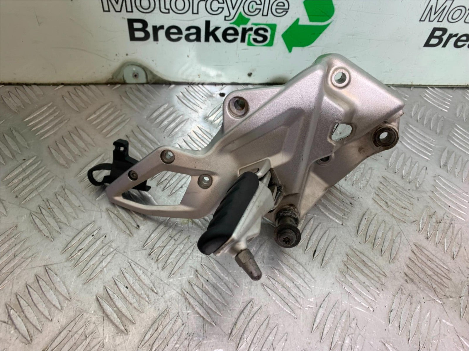 BMW F800 GT FRONT RIGHT HANGER AND PEG  YEAR 2013-2017 (CMB1248)