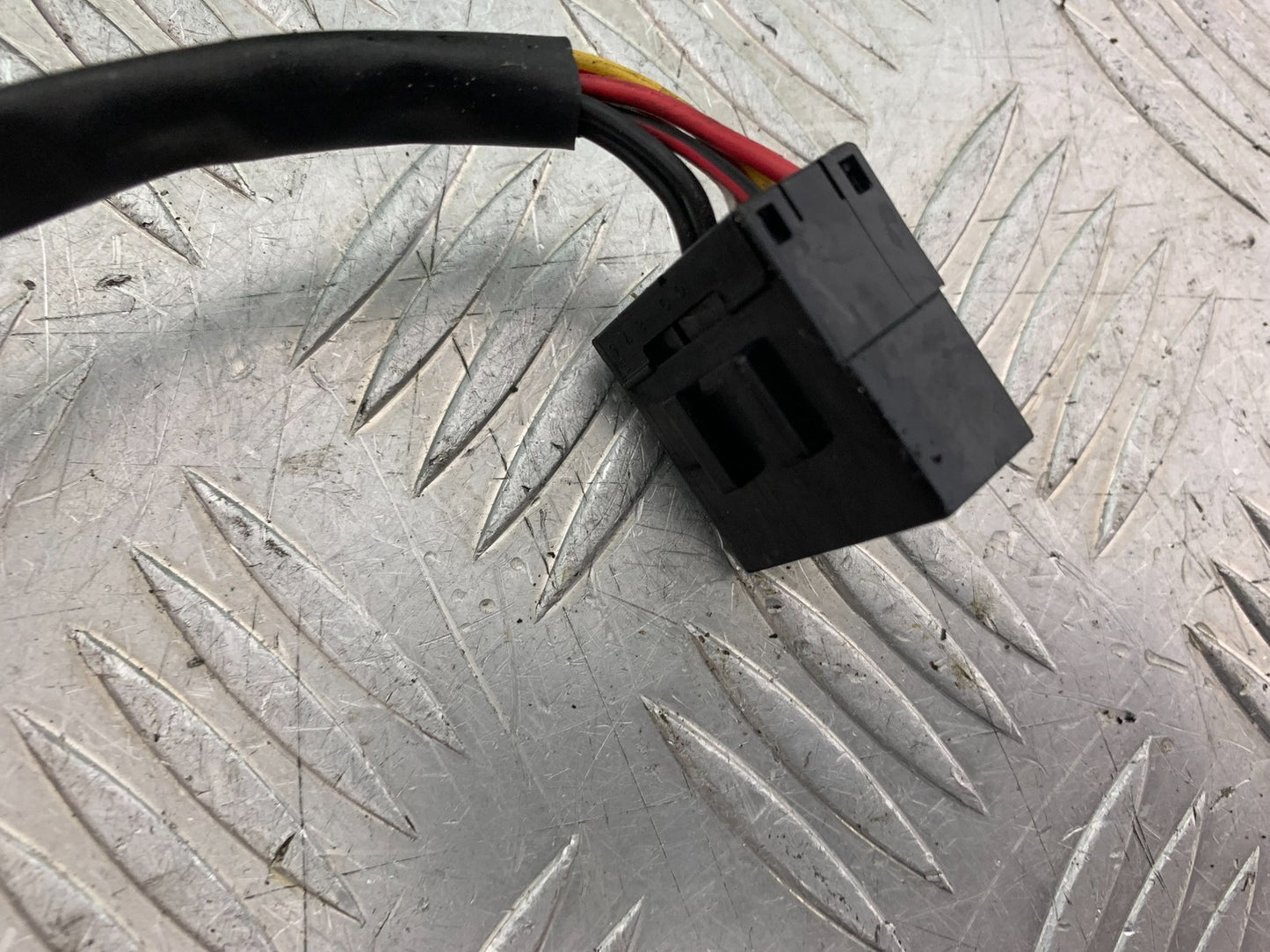 TRIUMPH 955i SPRINT ST RIGHT SWITCH GEAR YEAR 1999-04 (CMB1230)