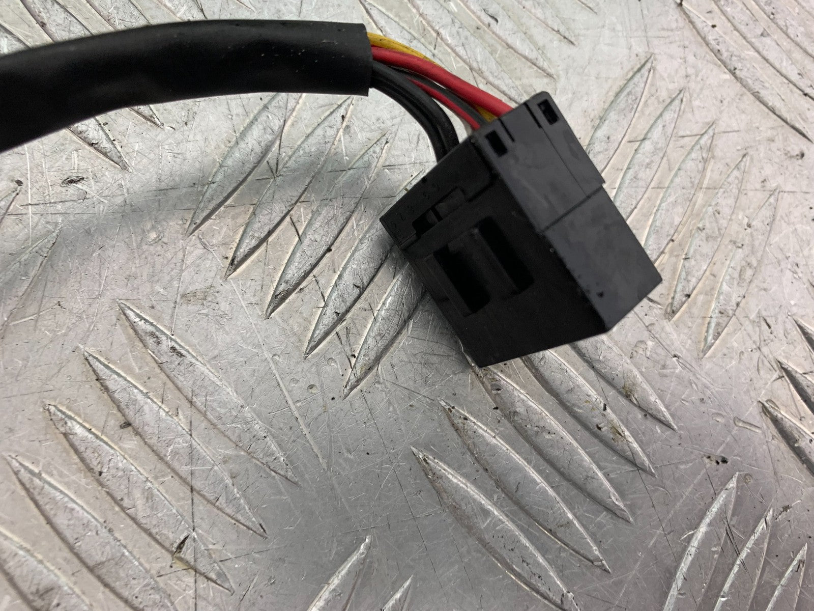 TRIUMPH 955i SPRINT ST RIGHT SWITCH GEAR YEAR 1999-04 (CMB1230)