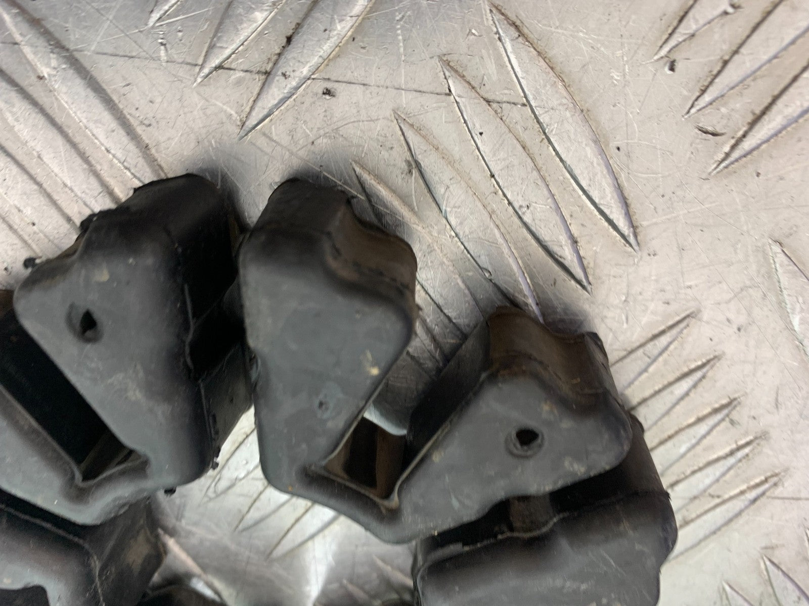 KTM 125 DUKE CUSH DRIVE RUBBERS  YEAR 2018-2023 (CMB1185)