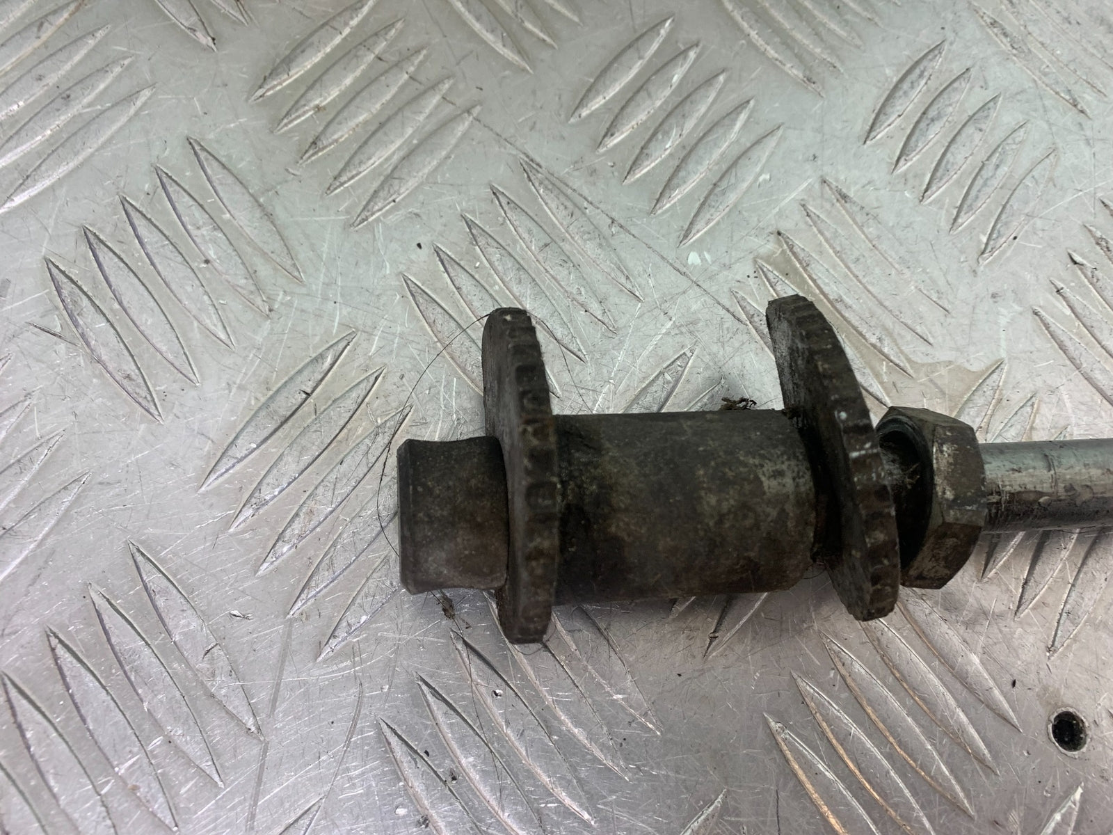 ROYAL ENFIELD BULLET 500 EFI REAR WHEEL SPINDLE  YEAR 2008 - 2016 (CMB1153)
