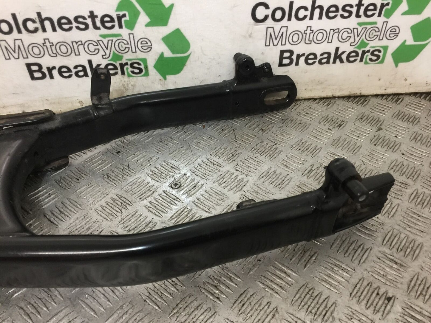 TRIUMPH 900 STREET SCRAMBLER SWINGARM  YEAR 2018  (STOCK 896)