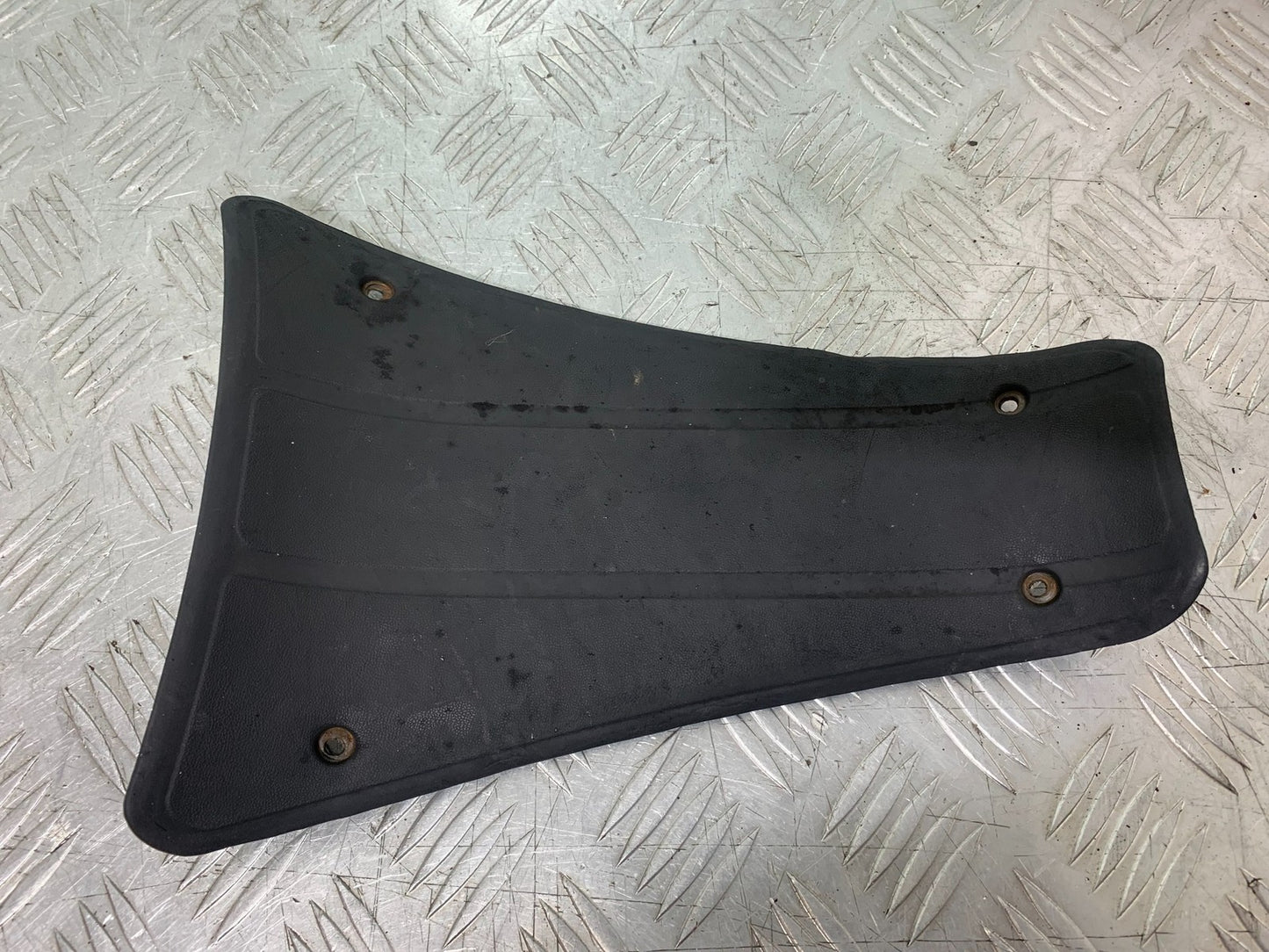 PIAGGIO VESPA GT125 L  INFILL PANEL YEAR 2003  (CMB1300)