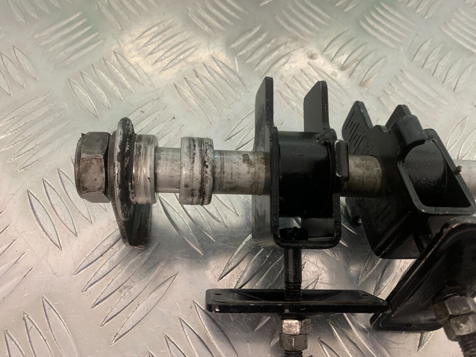 HONDA CBF600 CBF 600 SA-5 REAR WHEEL SPINDLE YEAR 2004 -07 (STOCK 965)
