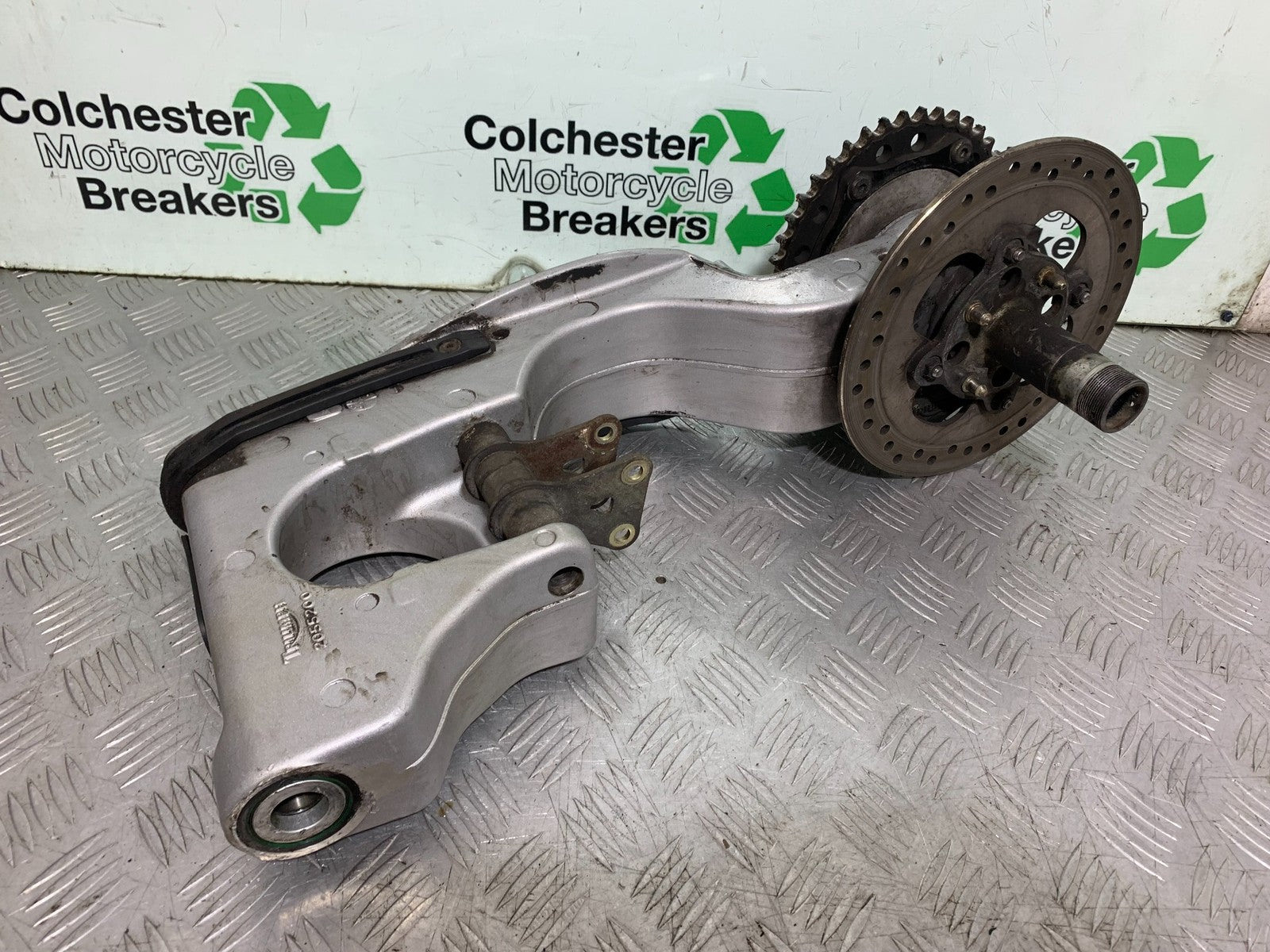 TRIUMPH 955I SPRINT RS SWINGARM  YEAR 1999-03 (CMB1313)