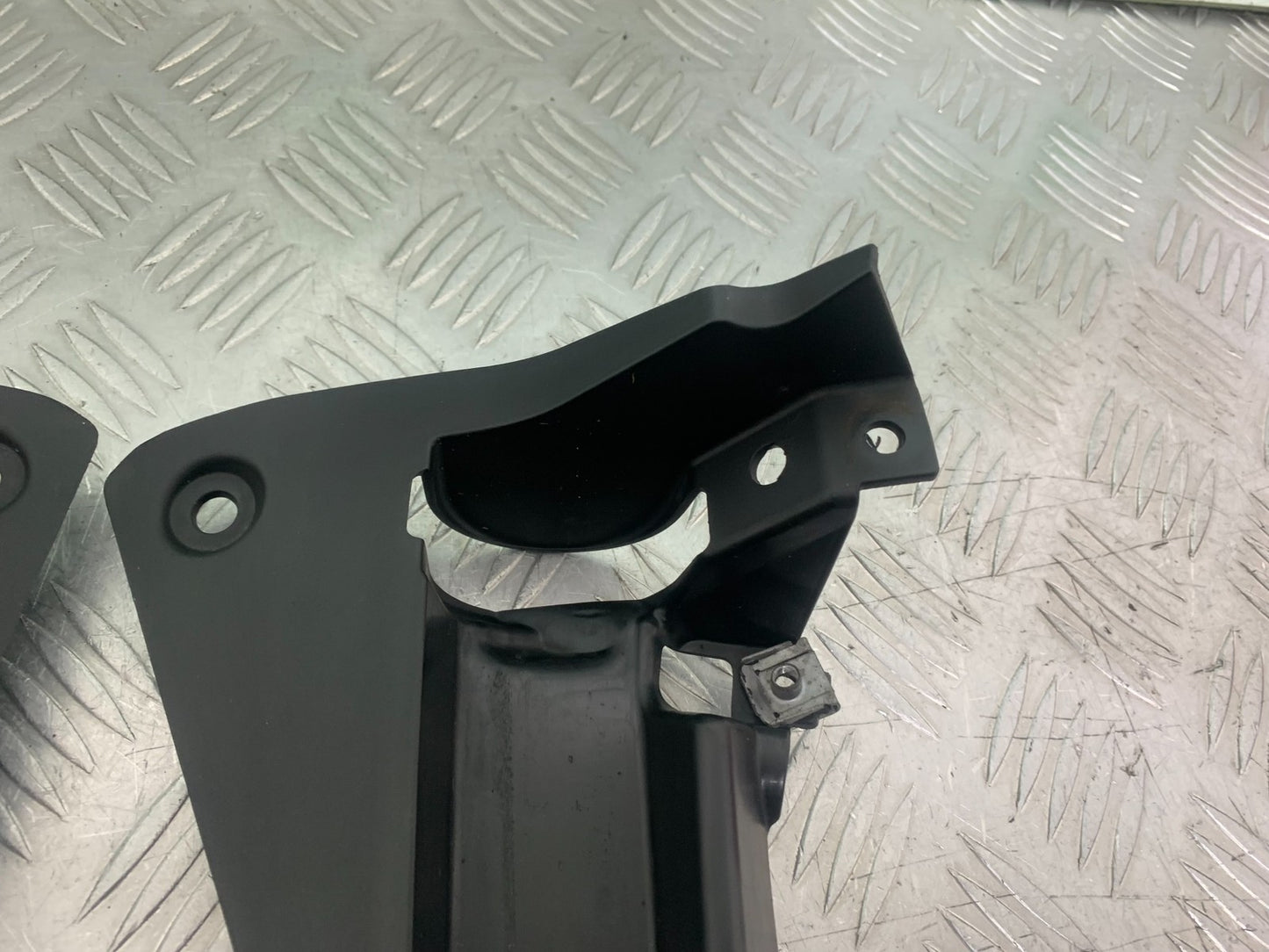 TRIUMPH 675 STREET TRIPLE RX LEFT AND RIGHT RADIATOR INFILLS  2015- 17 (CMB1299)