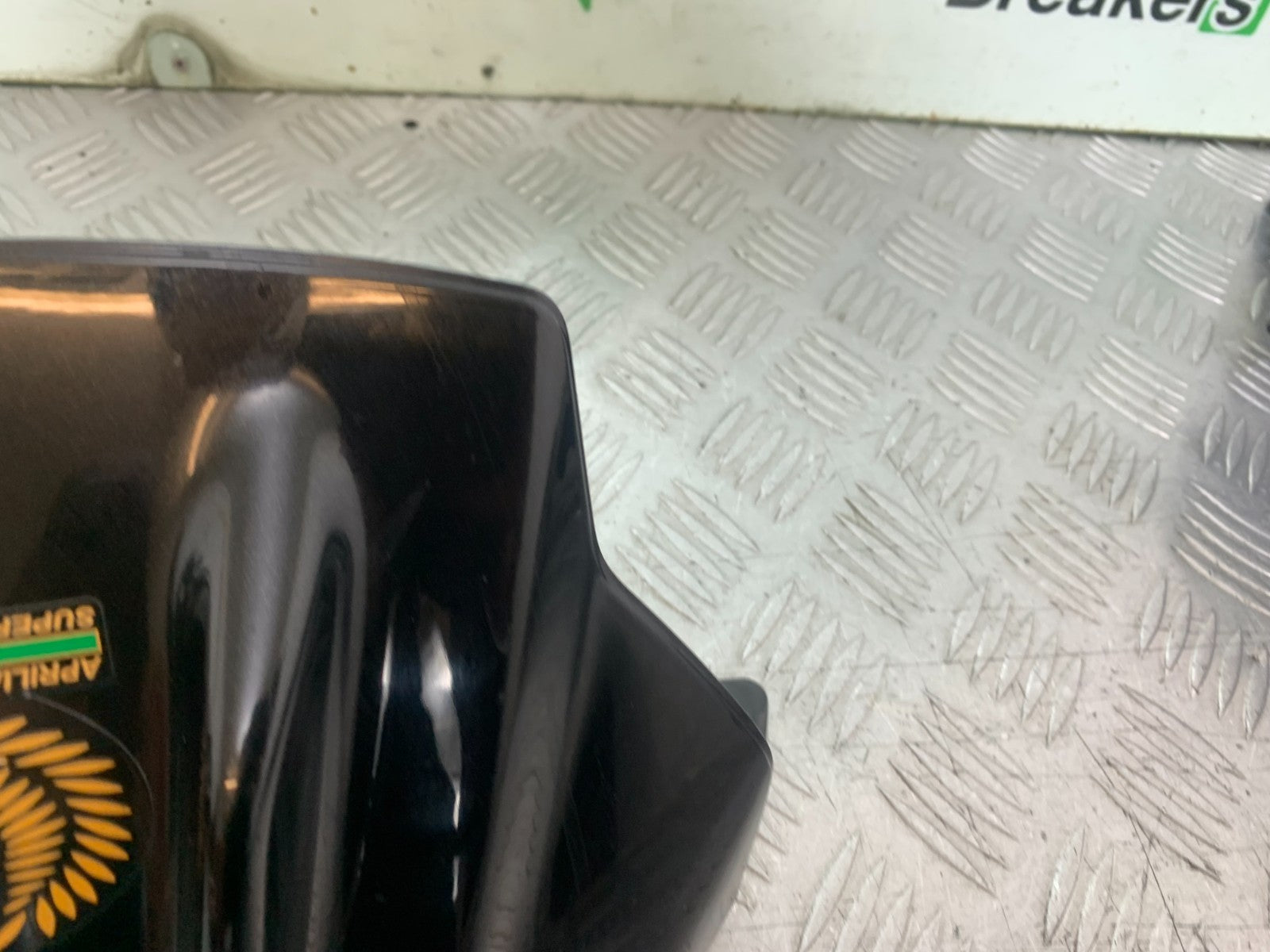 APRILIA TUONO 1000 V4R TANK COWL   YEAR 2011-13  (CMB1331)
