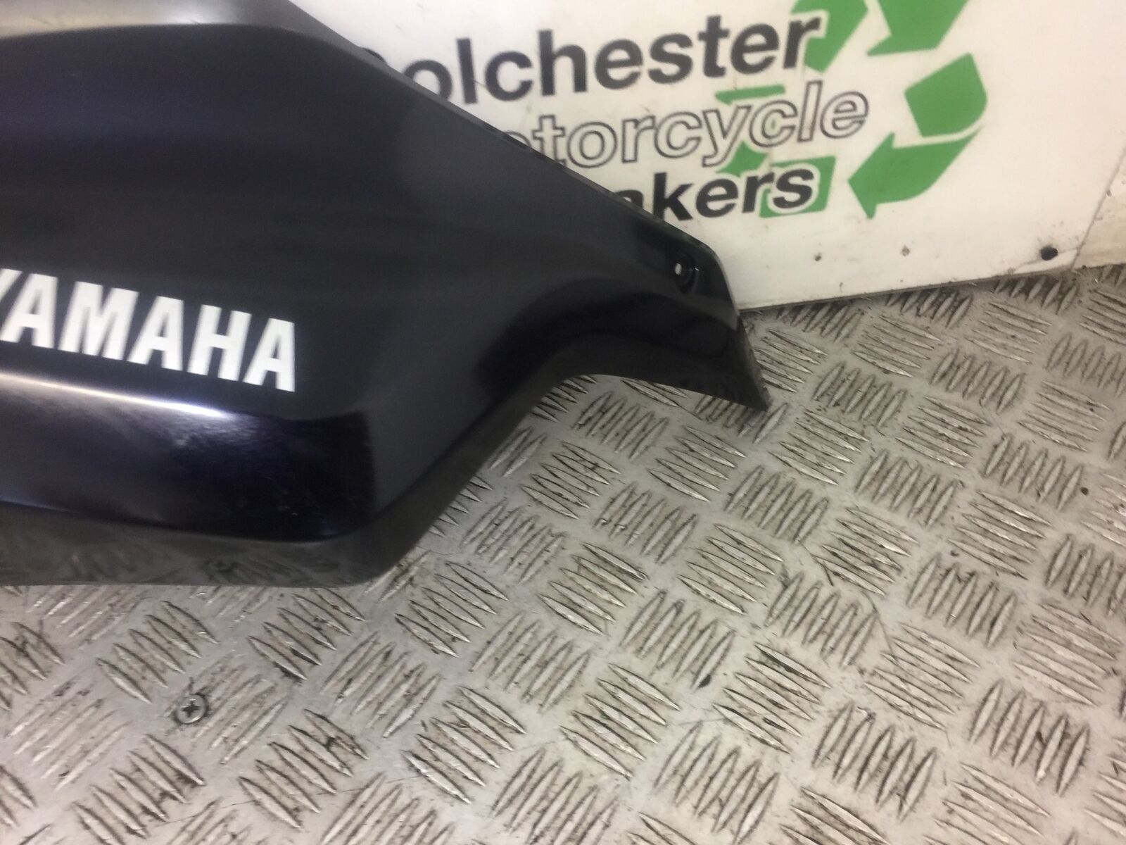 YAMAHA MT07 MT-07 RIGHT TANK PANEL   YEAR 2014 (STOCK 467)