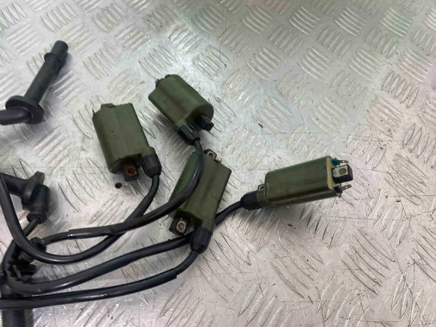 HONDA VFR800 PRE V-TEC COILS AND CAPS   YEAR 1998-2001 (CMB1233)