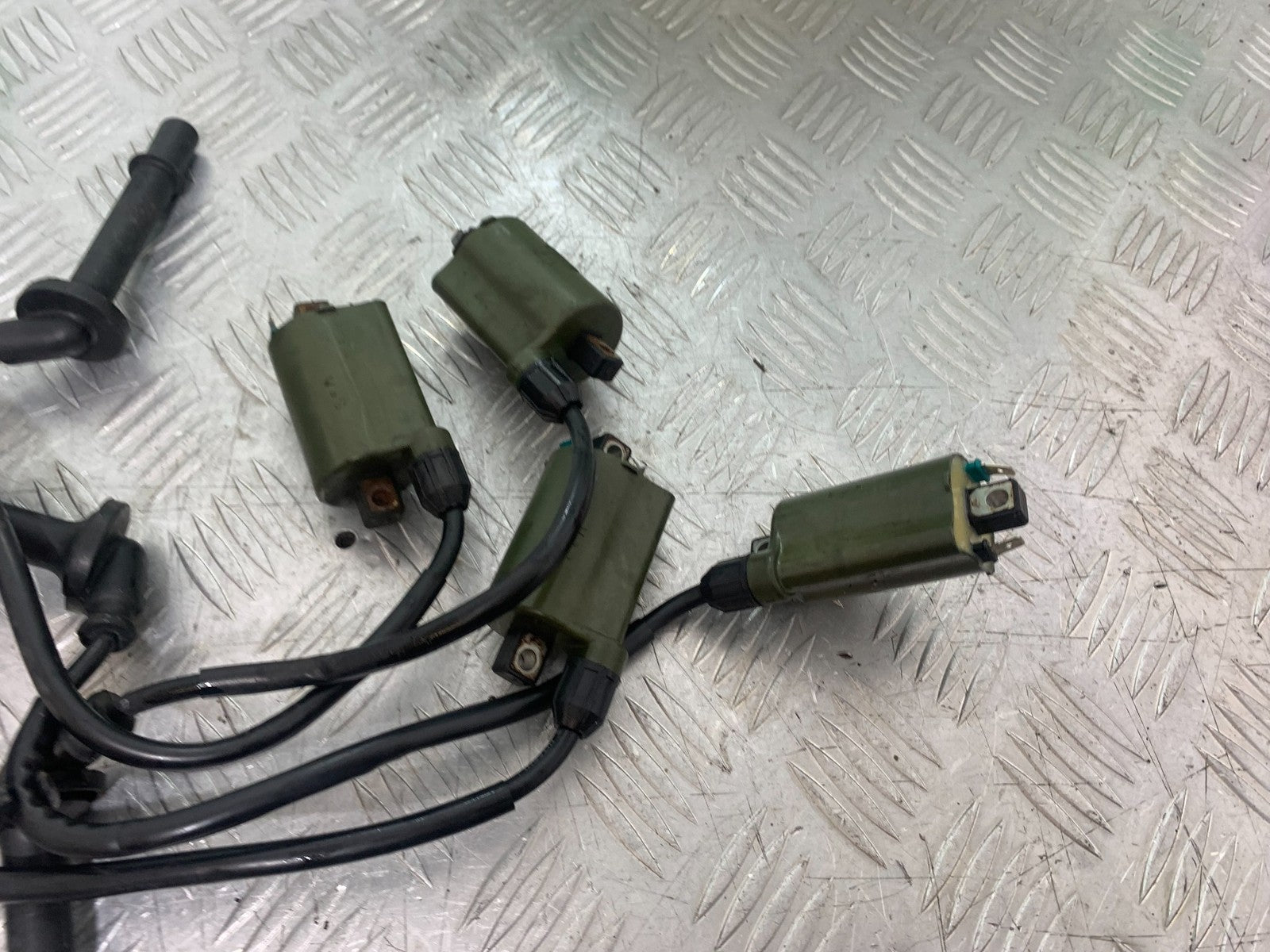 HONDA VFR800 PRE V-TEC COILS AND CAPS   YEAR 1998-2001 (CMB1233)