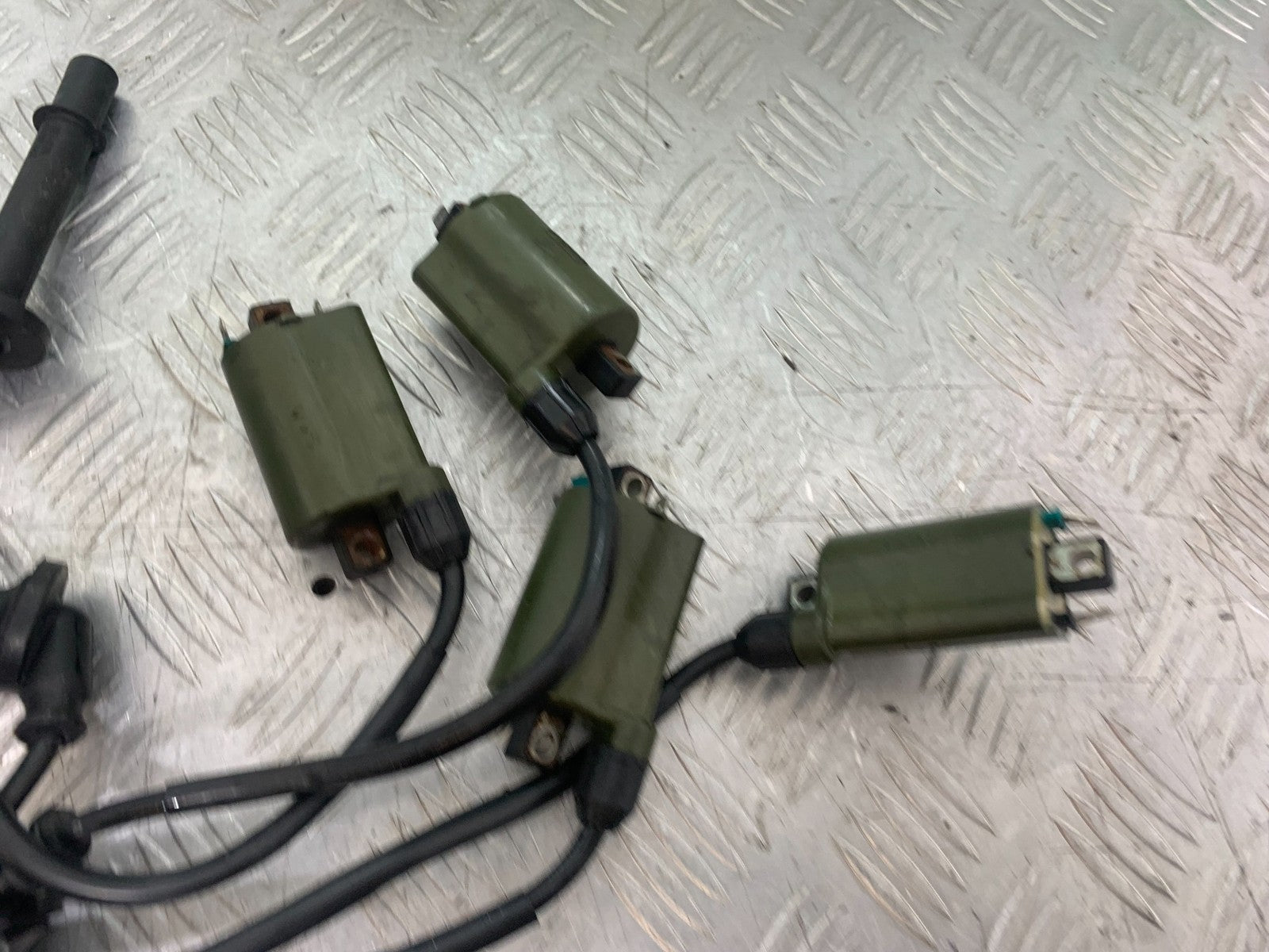 HONDA VFR800 PRE V-TEC COILS AND CAPS   YEAR 1998-2001 (CMB1233)