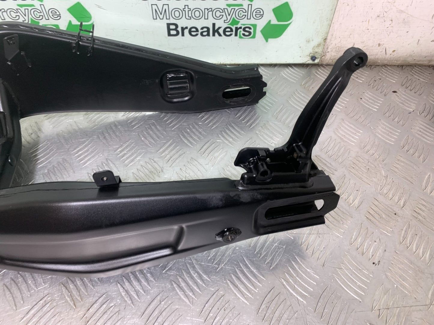 TRIUMPH TRIDENT 660 SWINGARM  YEAR 2021-2024 (CMB1295)