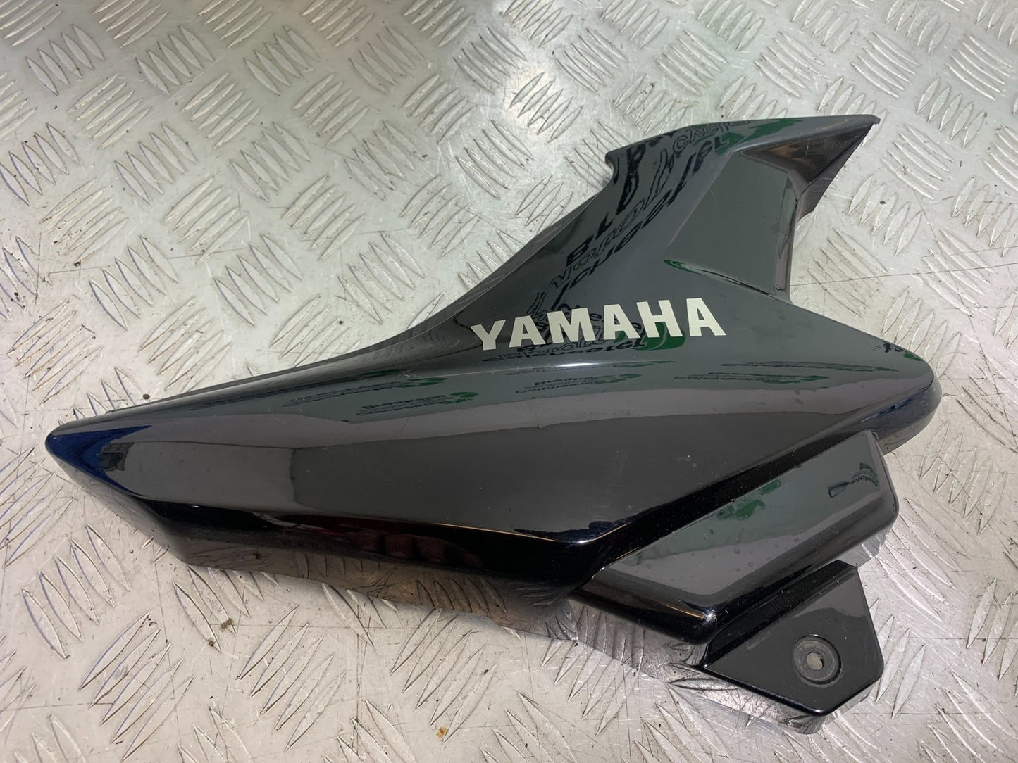 YAMAHA YBR125 YBR 125 RIGHT SIDE PANEL YEAR 2010-2017 (CMB1252)