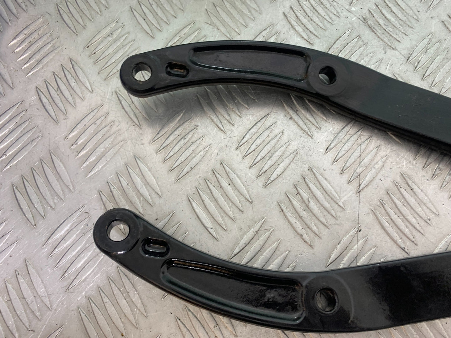 HARLEY DAVIDSON FXS BLACKLINE 1585 REAR BRACKETS YEAR 2012 (CMB1147)