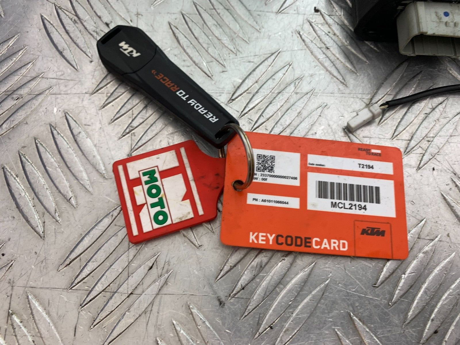 KTM 1290 SUPER DUKE R ECU LOCKS KEY CARD  YEAR 2020-2024 (CMB1272)