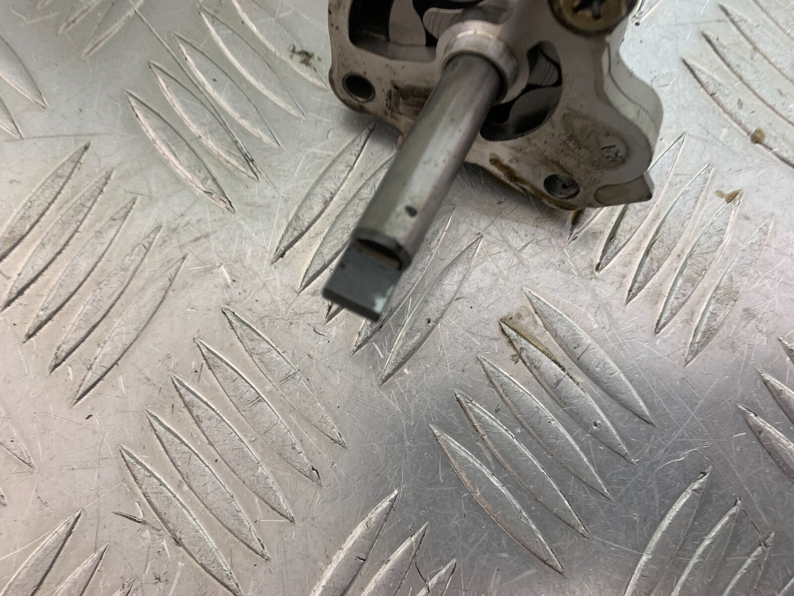 TRIUMPH THUNDERBIRD 1600 OIL PUMP  YEAR 2011 (CMB1107)
