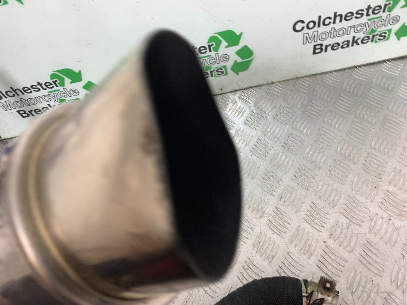 TRIUMPH 955i DAYTONA SILENCER YEAR 2002-2006 (CMB1229)