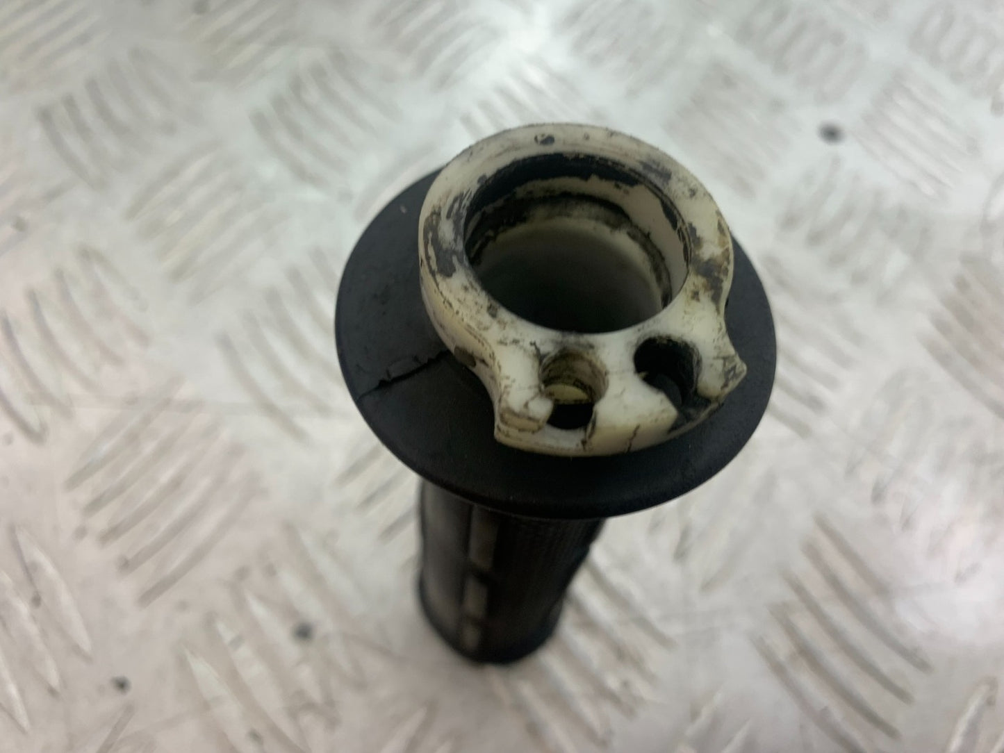 KAWASAKI ZX6R ZX6 F THROTTLE TWIST GRIP  YEAR 1995-1997 (CMB1169)