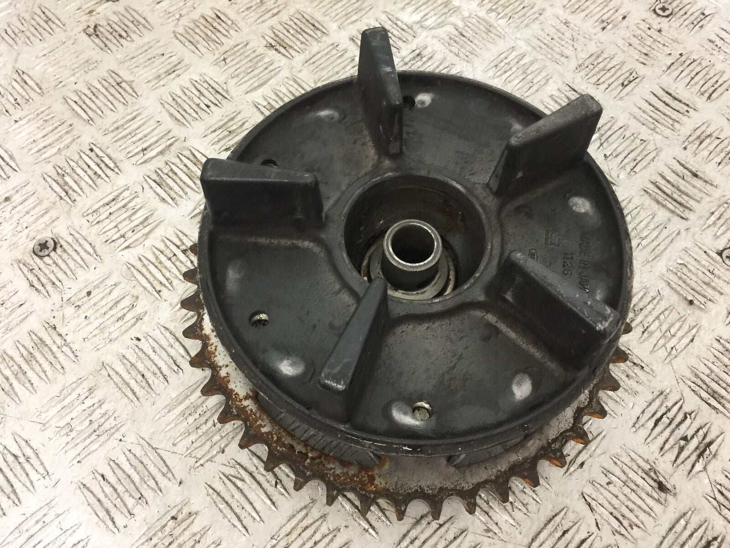 KAWASAKI ZRX1100 ZRX 1100 SPROCKET CARRIER  YEAR 1997-2001 (STOCK 808)