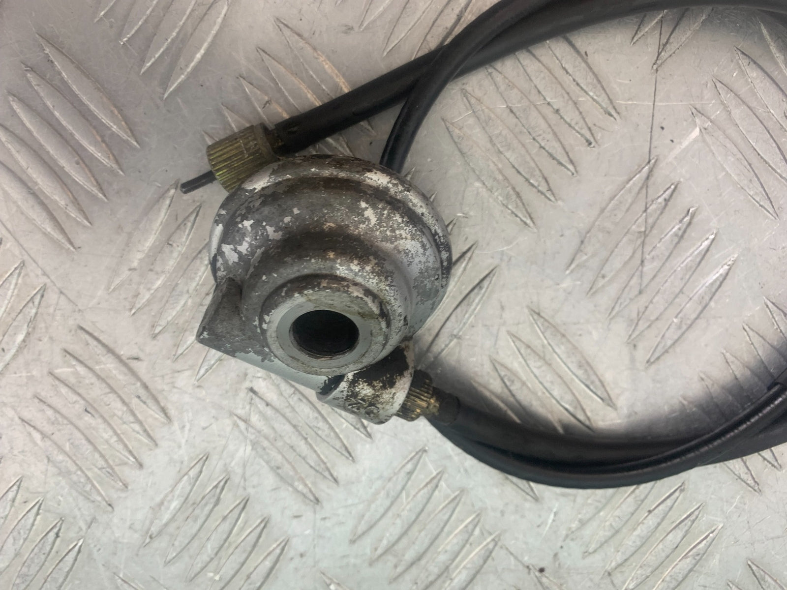 PIONEER XF250 SPEEDO DRIVE AND CABLE  YEAR 2009 (CMB1143)