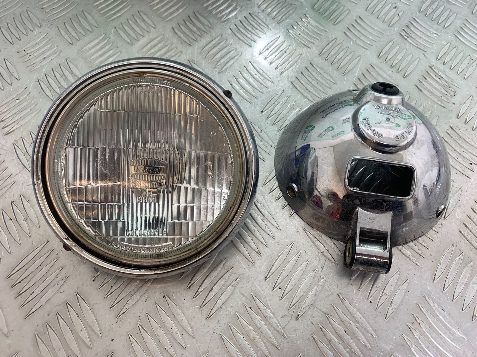 YAMAHA XV535 XV 535 VIRAGO HEADLIGHT AND BACKING  YEAR 1994-02 (CMB1044)