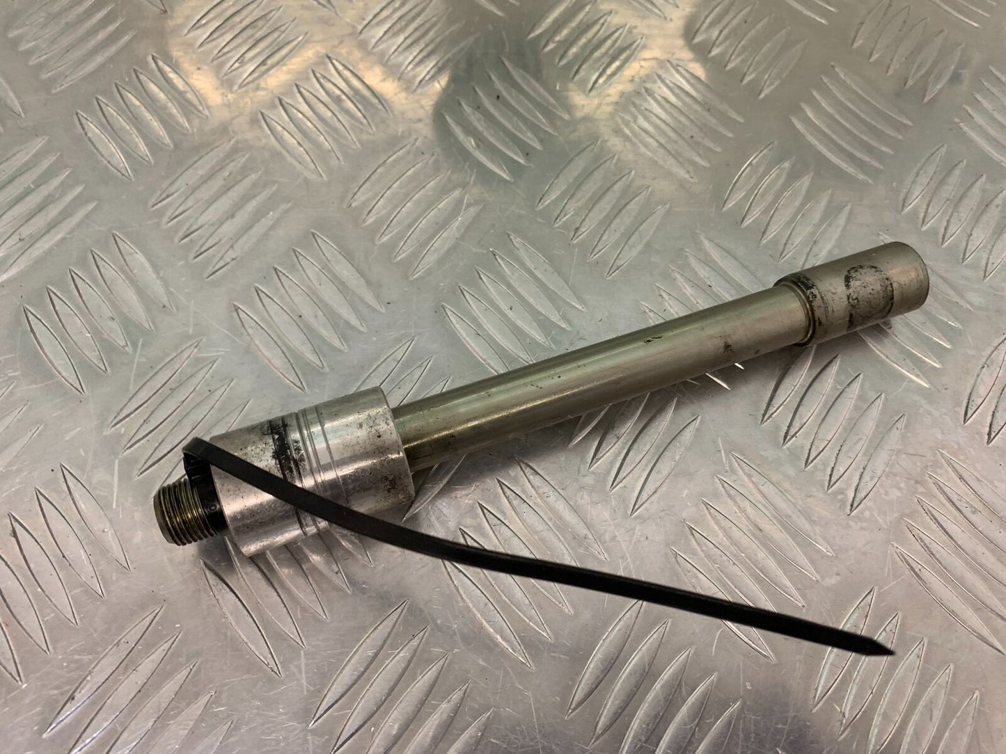 TRIUMPH TIGER 800 XCX FRONT WHEEL SPINDLE   YEAR 2015-2017  (STOCK 966)