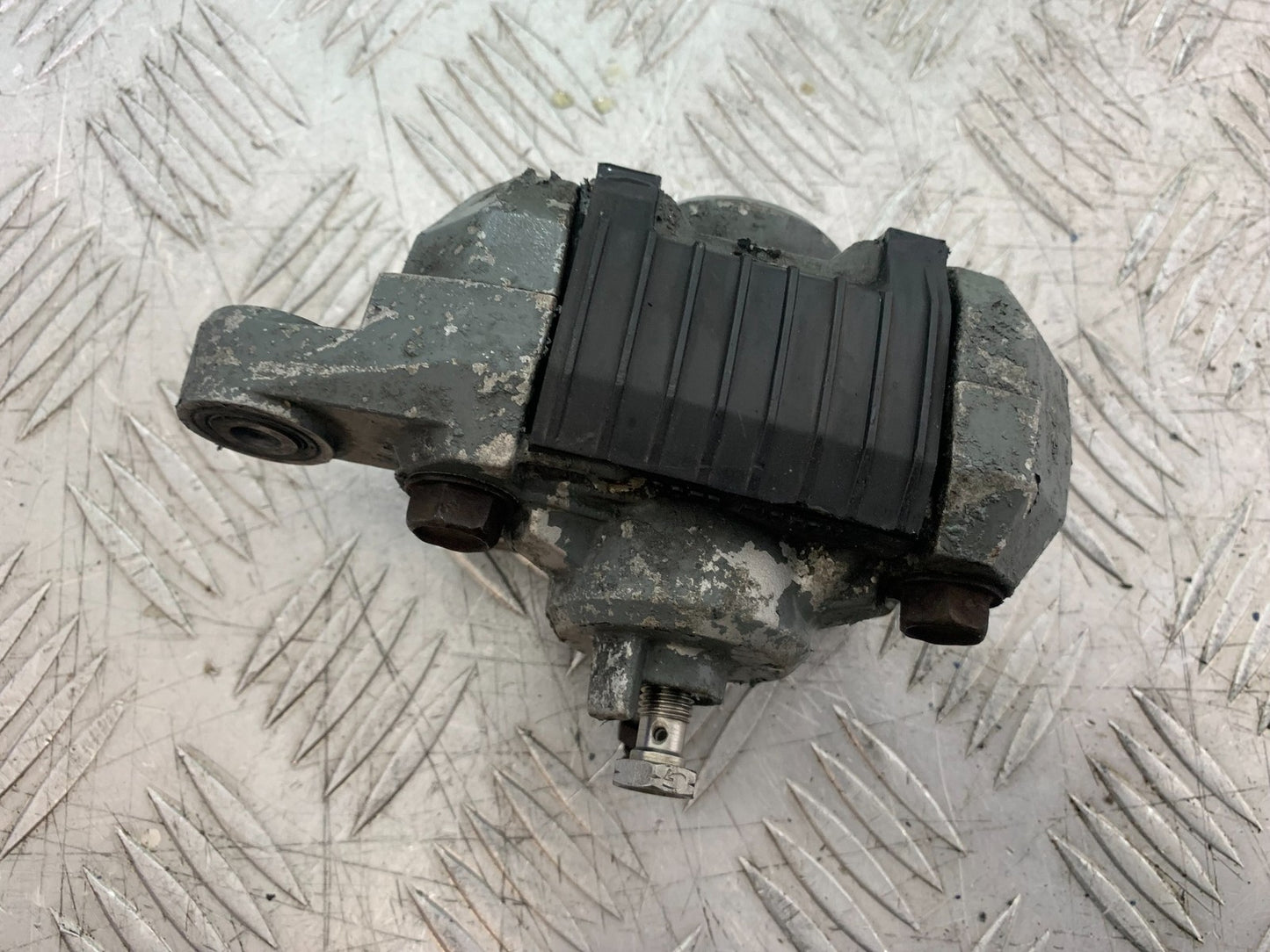 KAWASAKI ZZR1100 D REAR BRAKE CALIPER YEAR 1993-2001 (CMB1289)