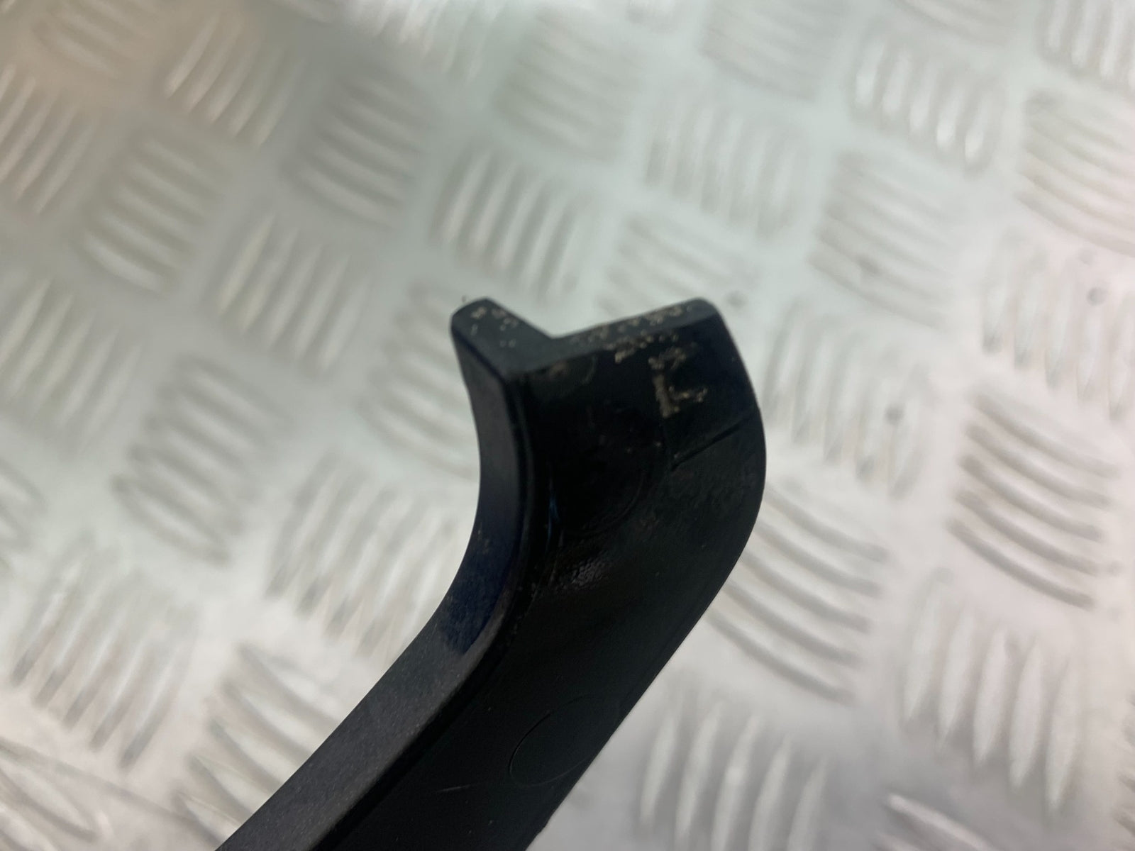 KAWASAKI ZX6R SEAT PANEL JOINER INFILL  YEAR 2009-2012 (CMB1136)