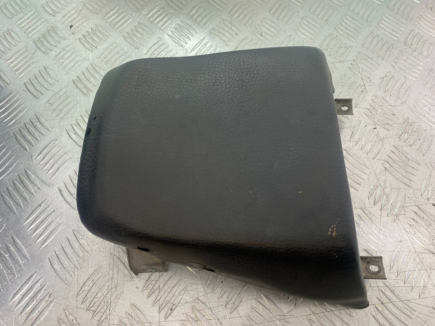 KAWASAKI GPZ600 GPZ 600 REAR SEAT  YEAR 1988-90 (CMB1258)