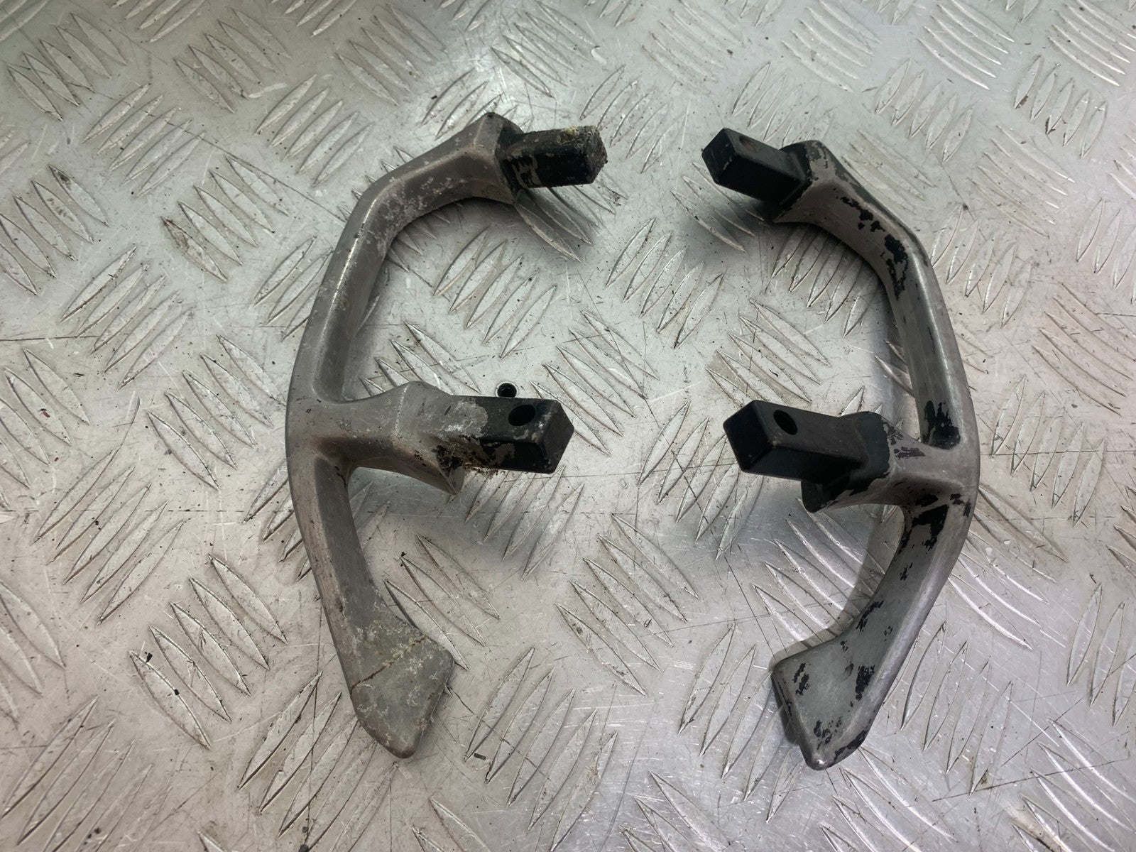 KAWASAKI ZX6R ZX6 F GRAB RAILS   YEAR 1995-1997 (CMB1169)