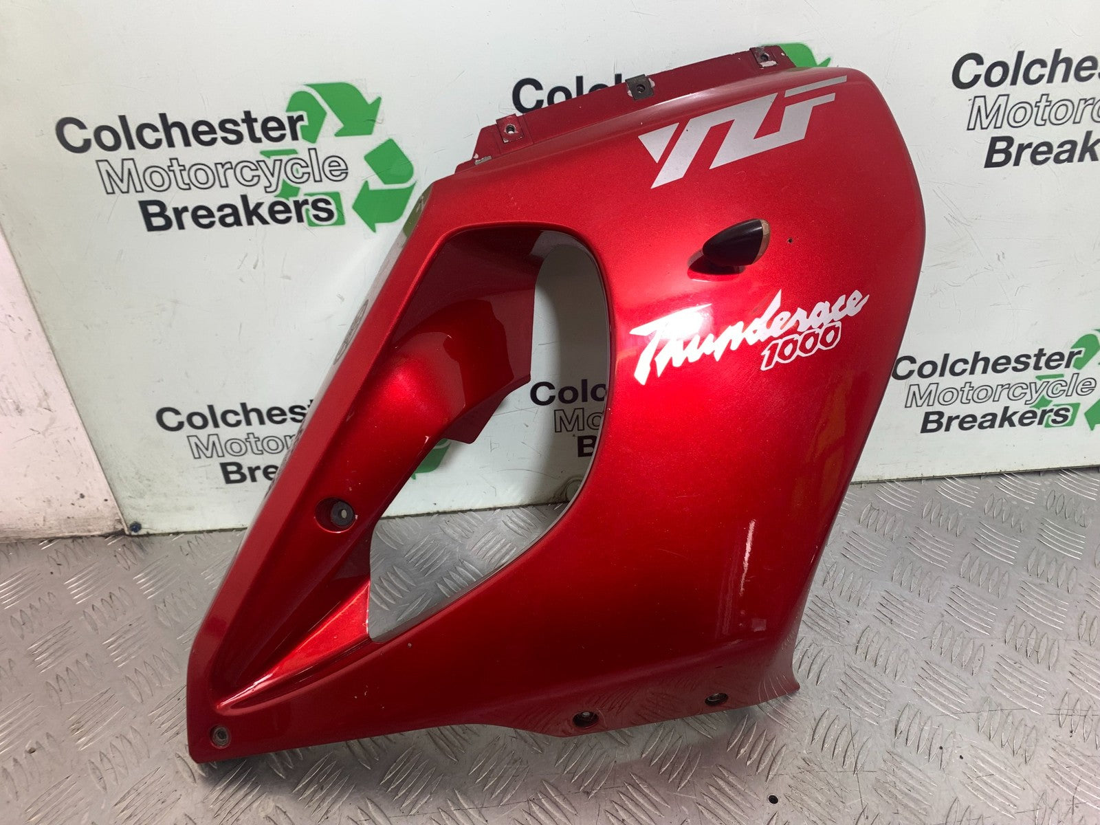 YAMAHA YZF1000 THUNDERACE RIGHT FAIRING PANEL YEAR 1997-2000 (CMB1204)
