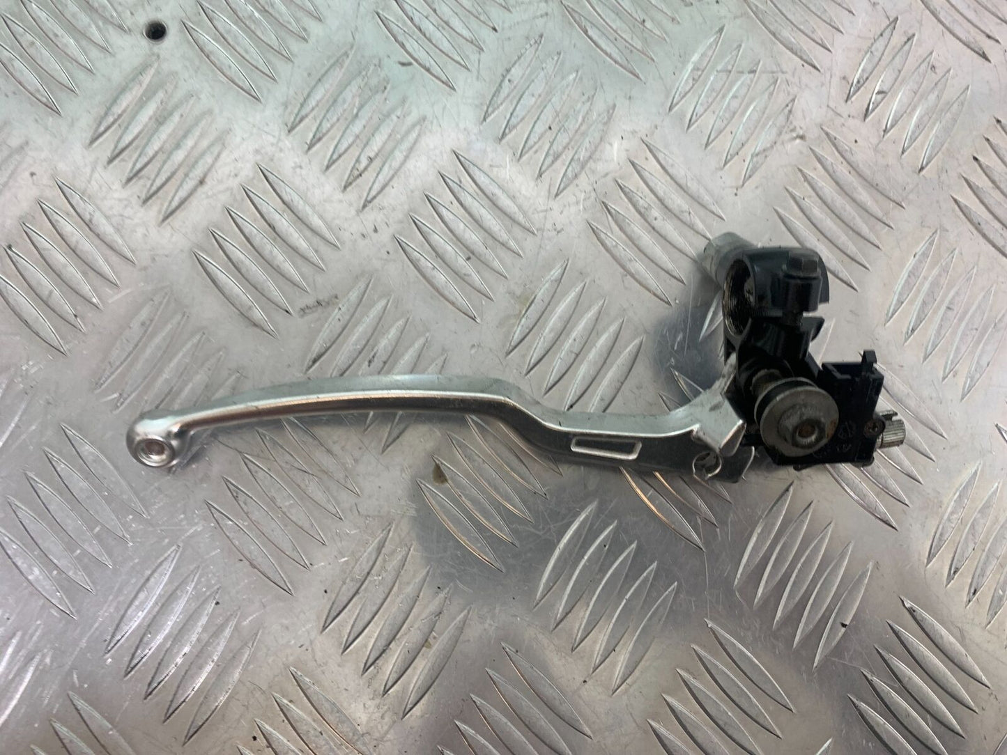 SUZUKI DL 650 V-STROM CLUTCH LEVER AND BRACKET  YEAR 2016 (STOCK 996)